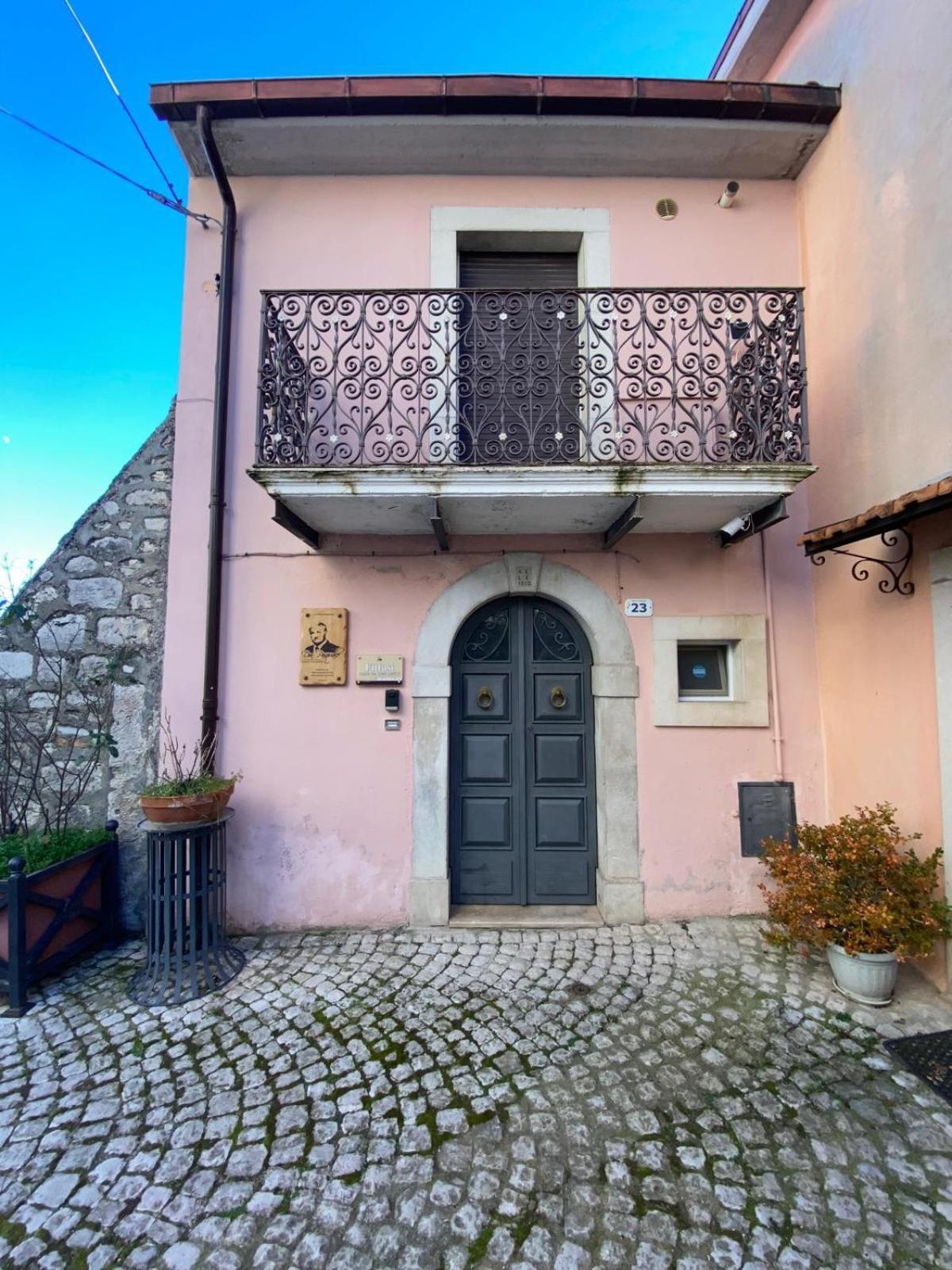 Don Pasquale Scontrone House Villa Bagian luar foto